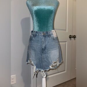 👖✨ light washed ripped denim skirt